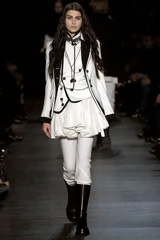 Look 10